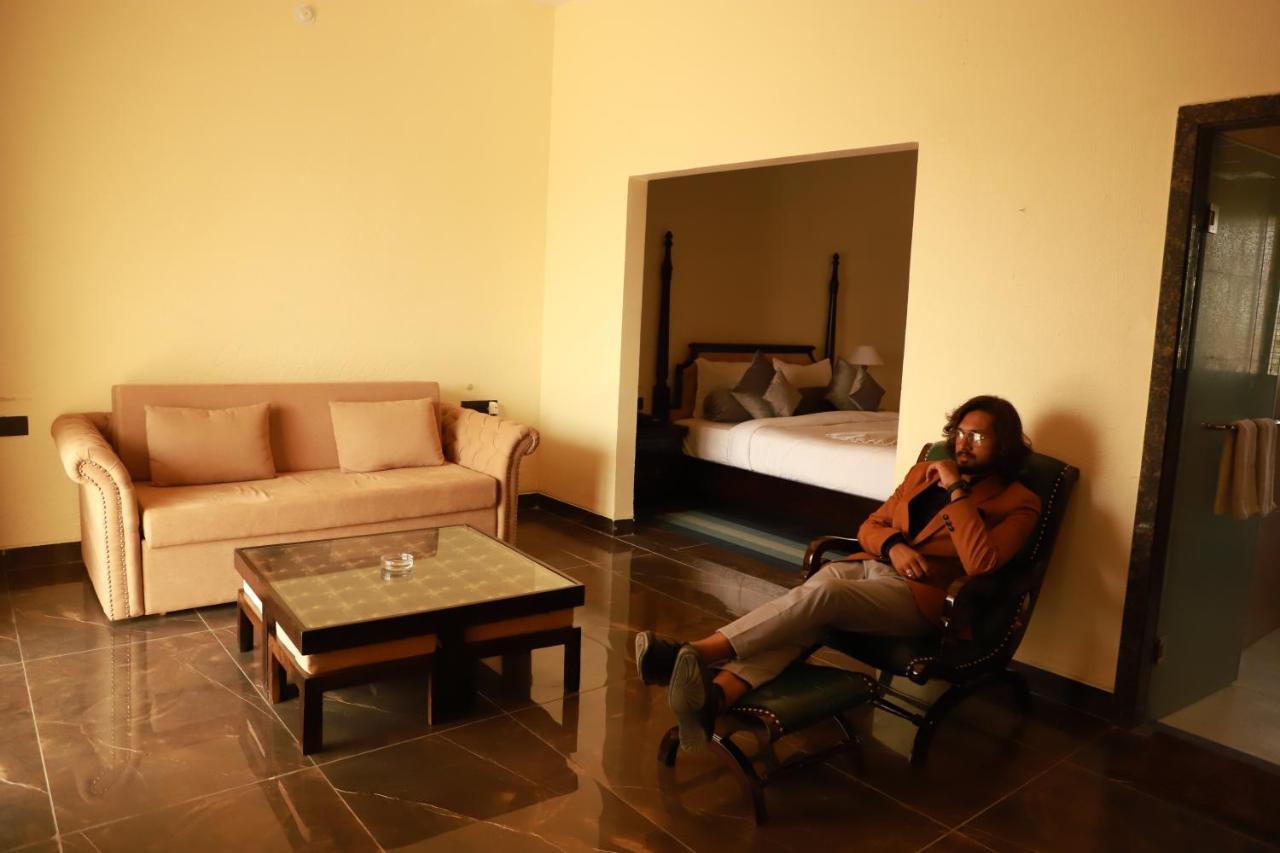The Pench International Hotel Khawasa Exterior photo